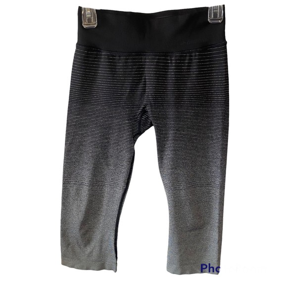 BROOKS woman's size small S Strecker DriLayer cycling biking stripe capri pants - Picture 11 of 11